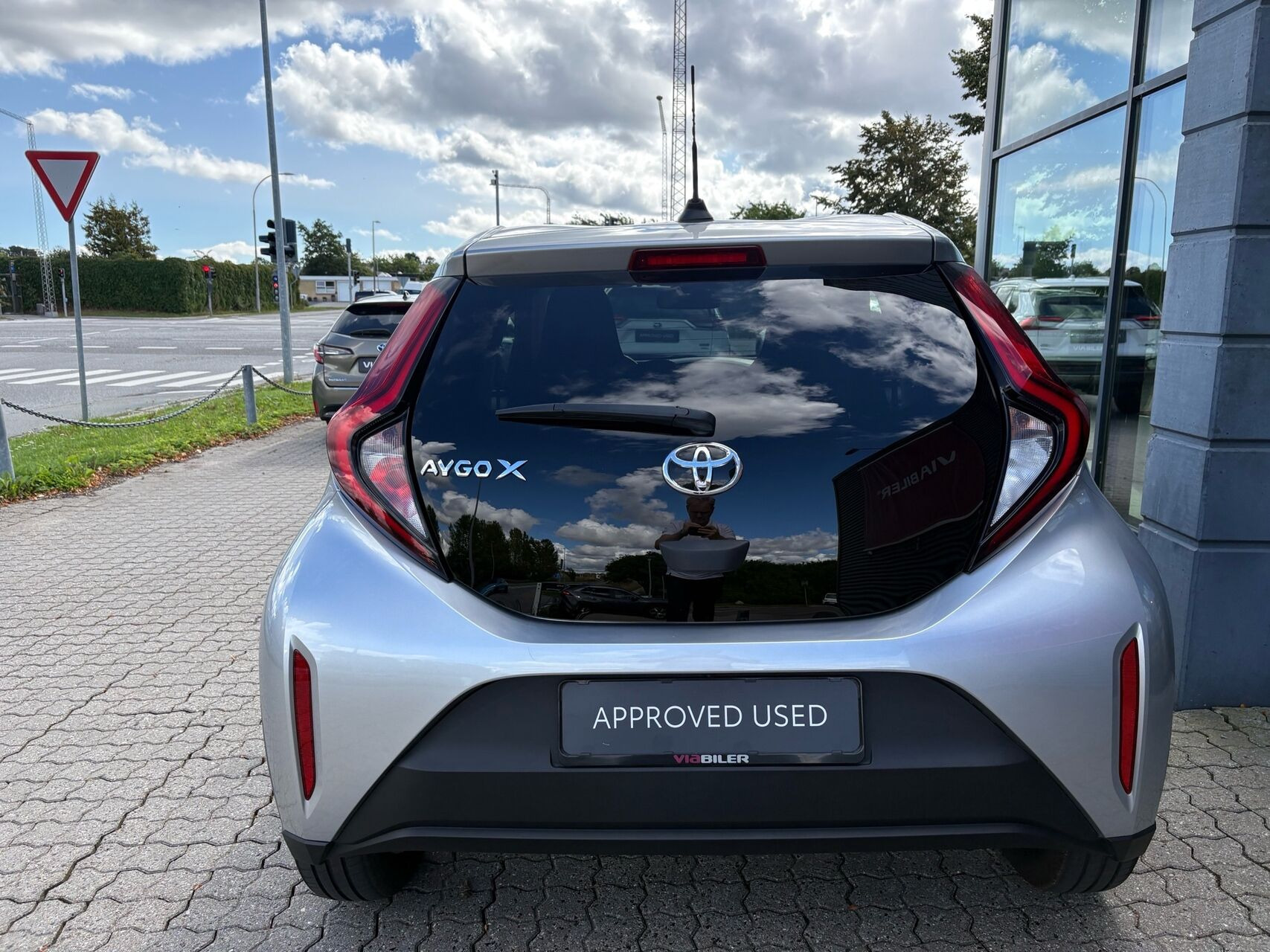 Grå Toyota Aygo X fra 2023