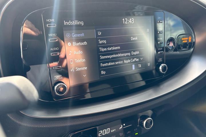 Grå Toyota Aygo X fra 2023