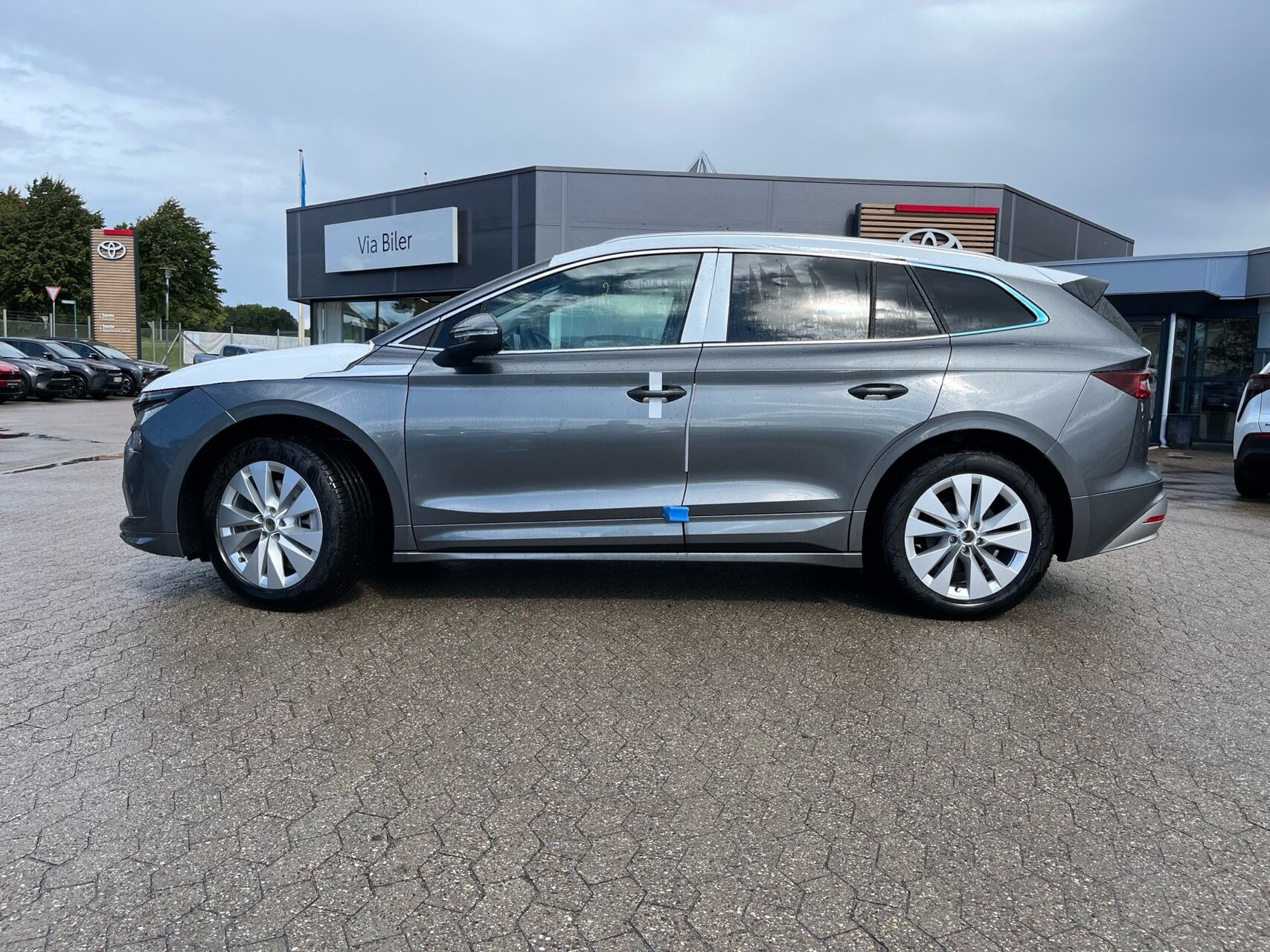 Grå Skoda Enyaq fra 2026
