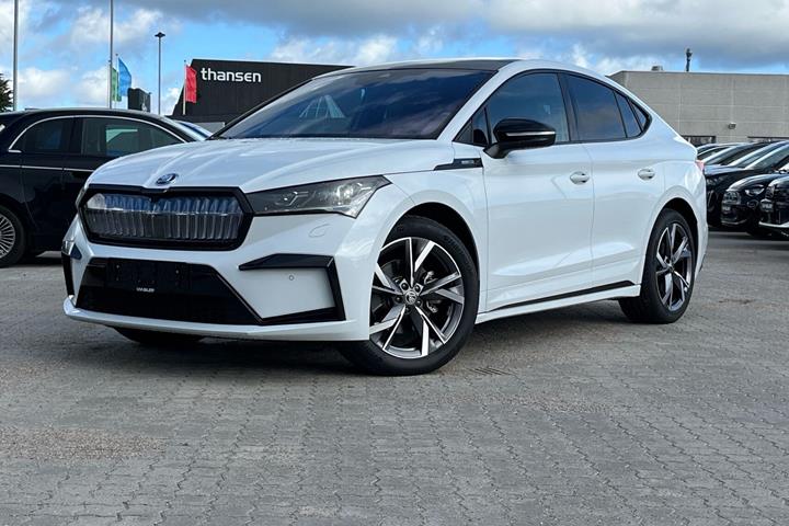 Hvid Skoda Enyaq fra 2024