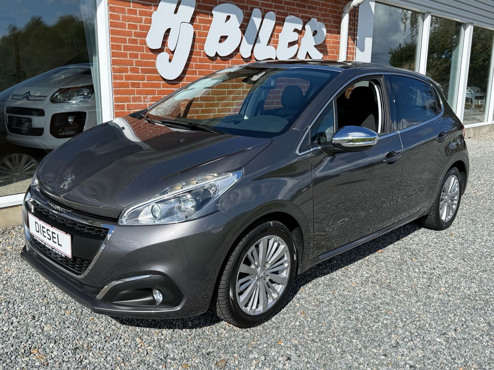 Peugeot 208 1,6 BlueHDi Selection Sky 100HK 5d
