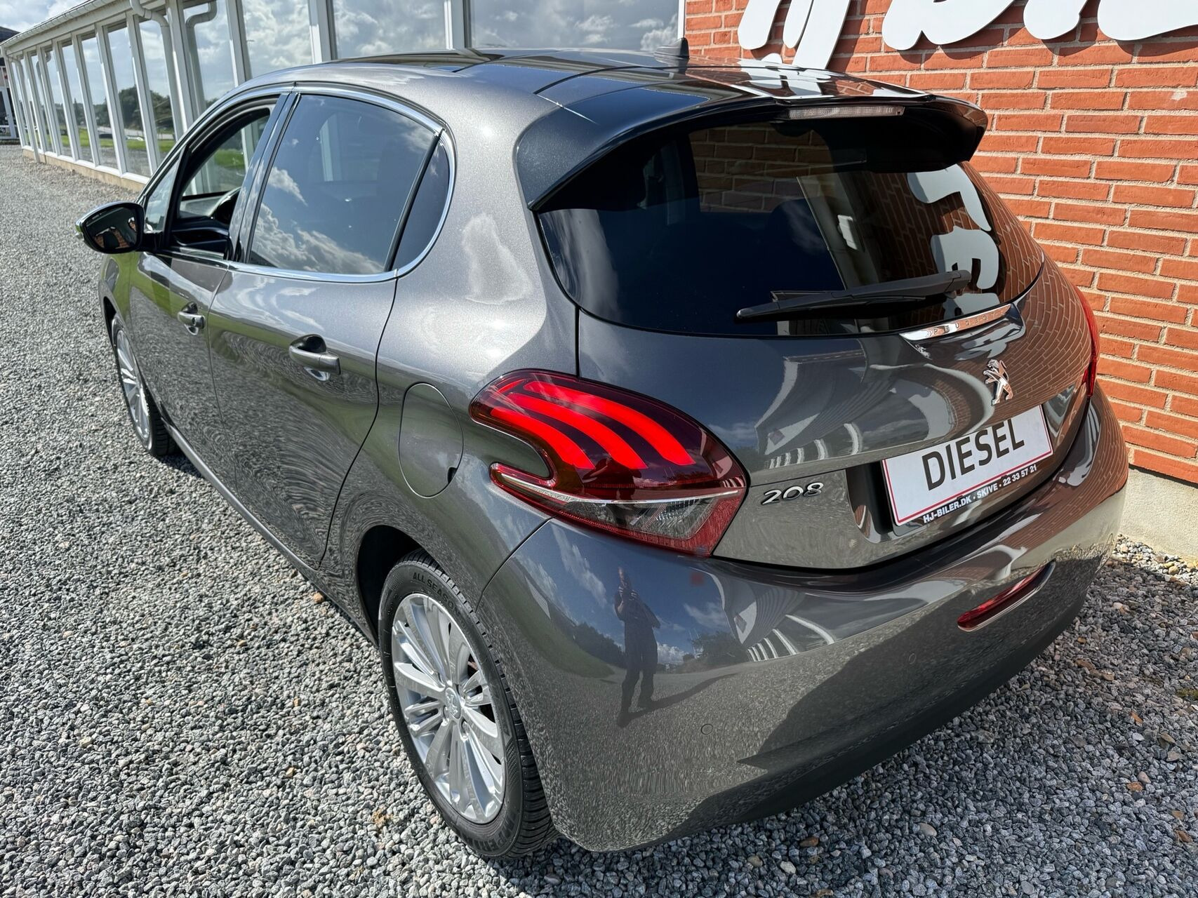 Sort Peugeot 208 fra 2018