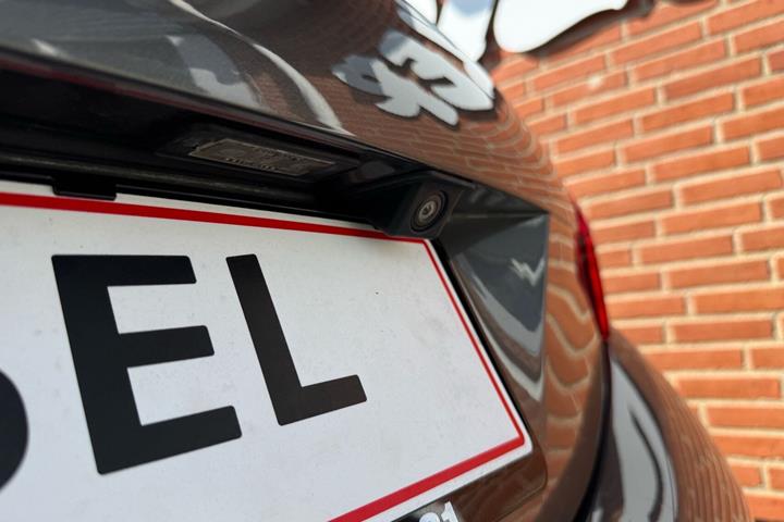 Sort Peugeot 208 fra 2018