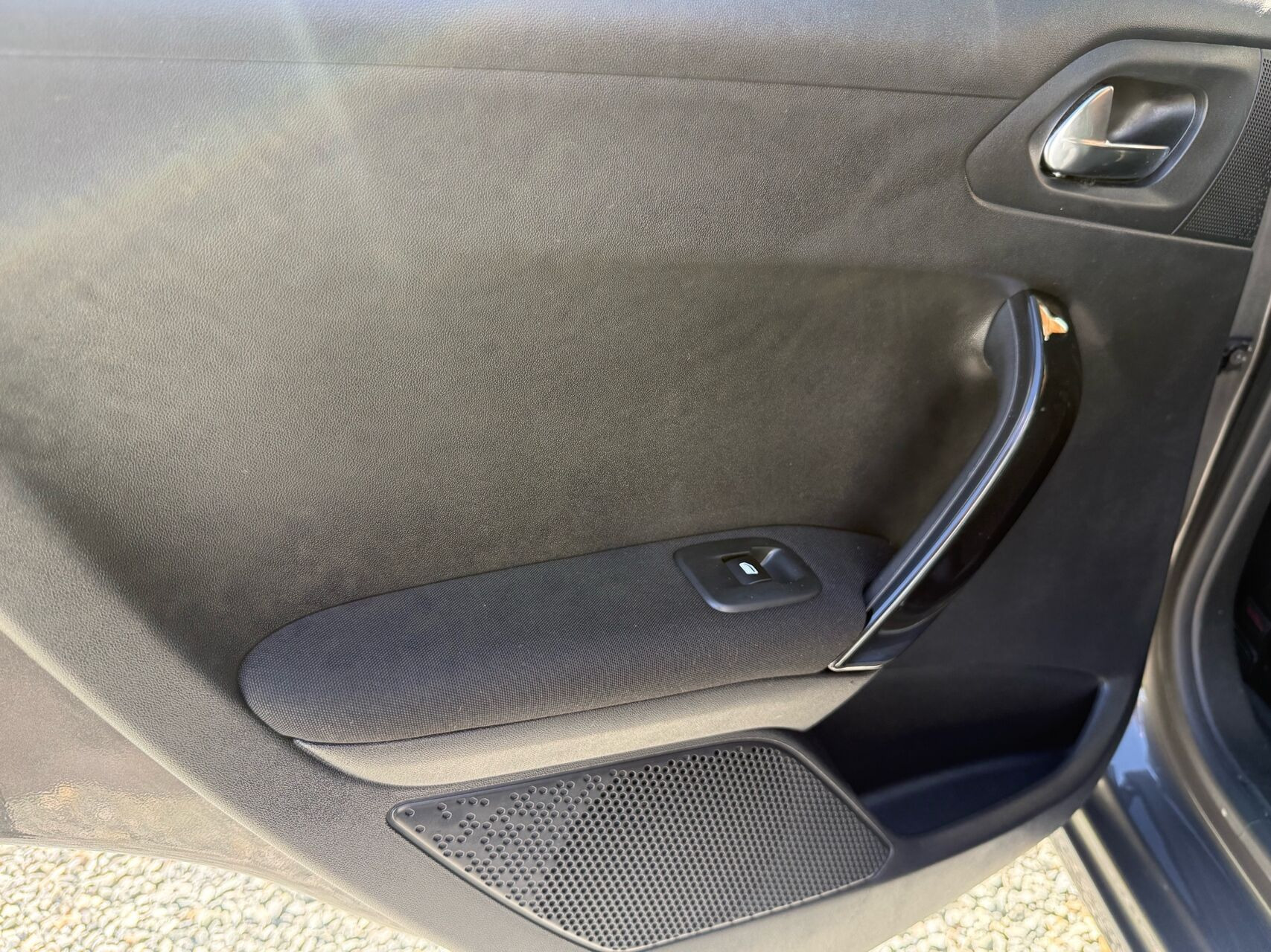 Sort Peugeot 208 fra 2018