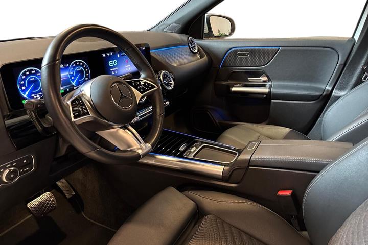 Hvid Mercedes EQA250+ fra 2024