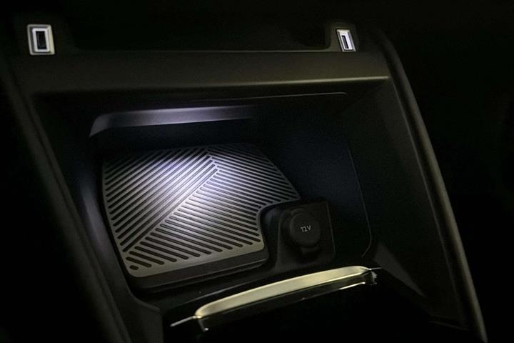 Grå Citroën ë-C4 fra 2022