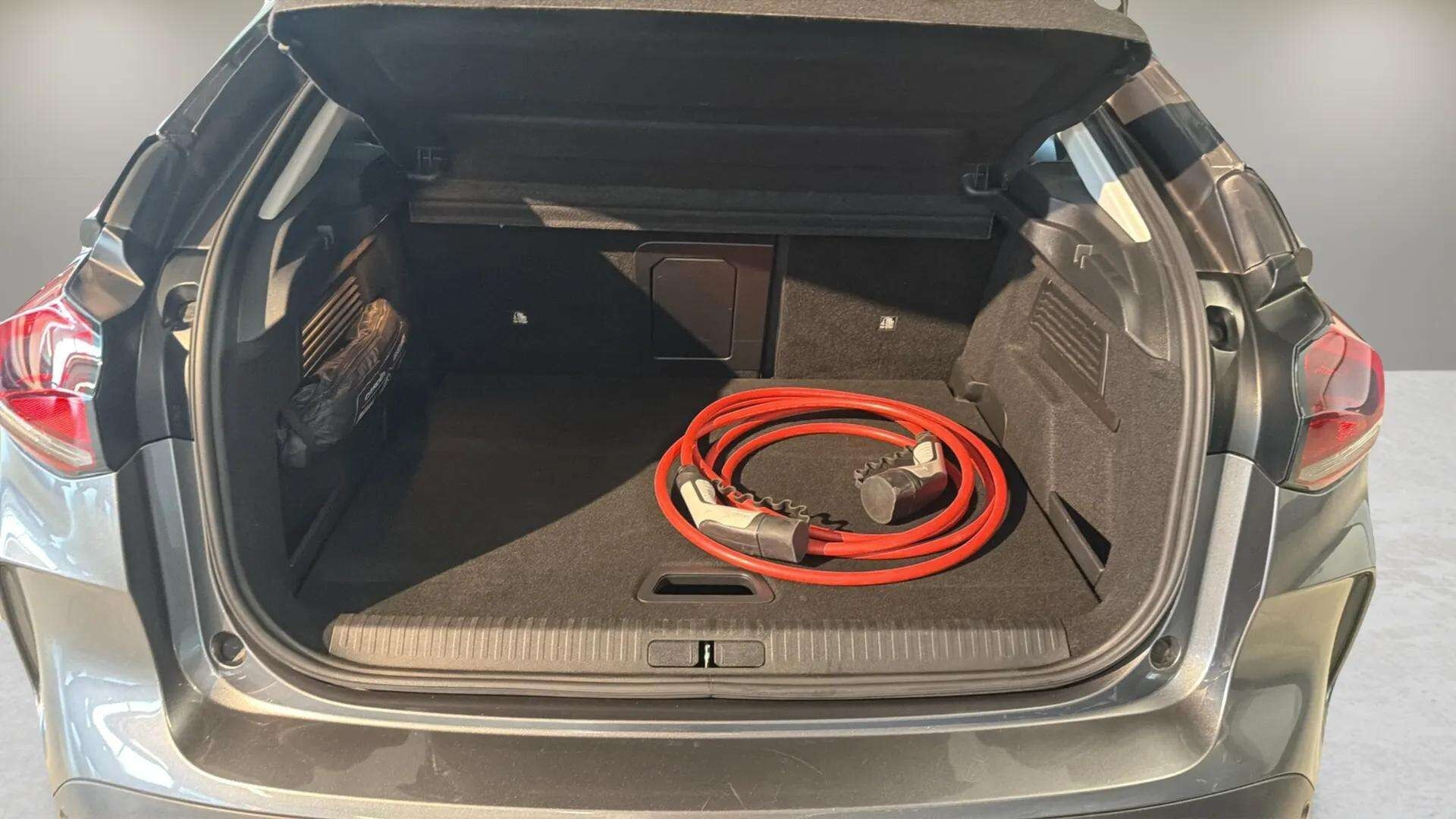 Grå Citroën ë-C4 fra 2022