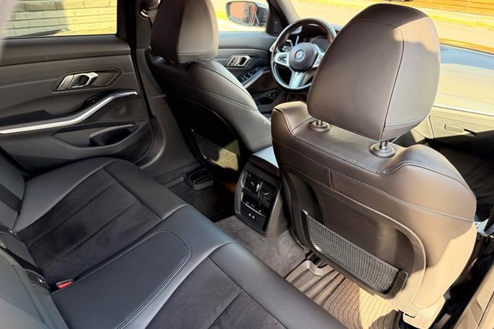 undefined BMW 330e fra 2022