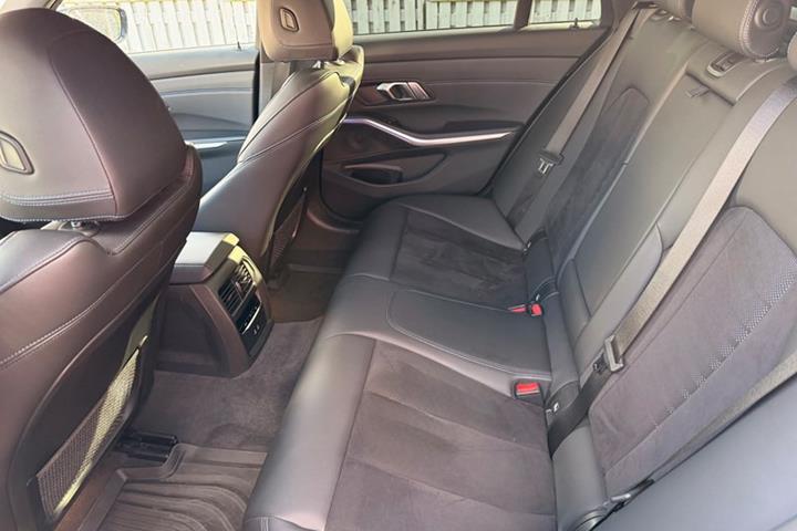 undefined BMW 330e fra 2022