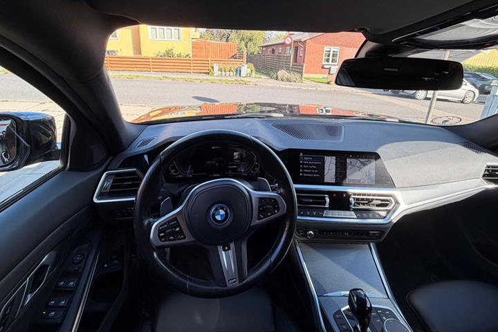 undefined BMW 330e fra 2022