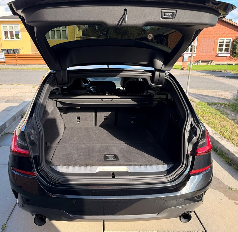 undefined BMW 330e fra 2022