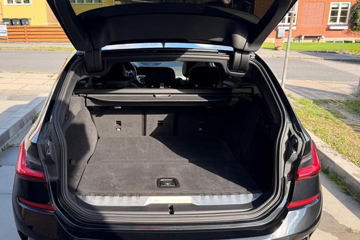 undefined BMW 330e fra 2022