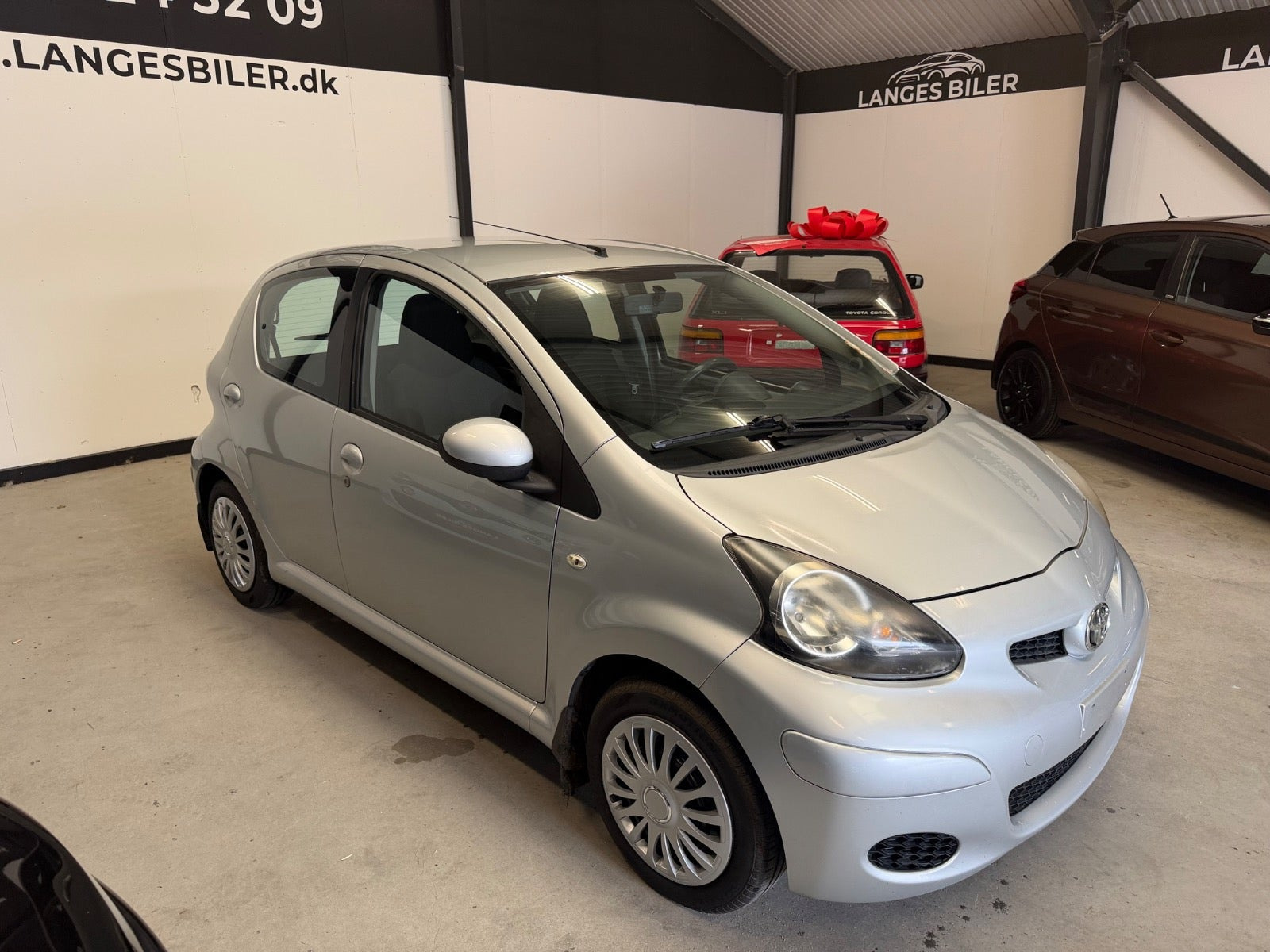 Sølv Toyota Aygo fra 2011