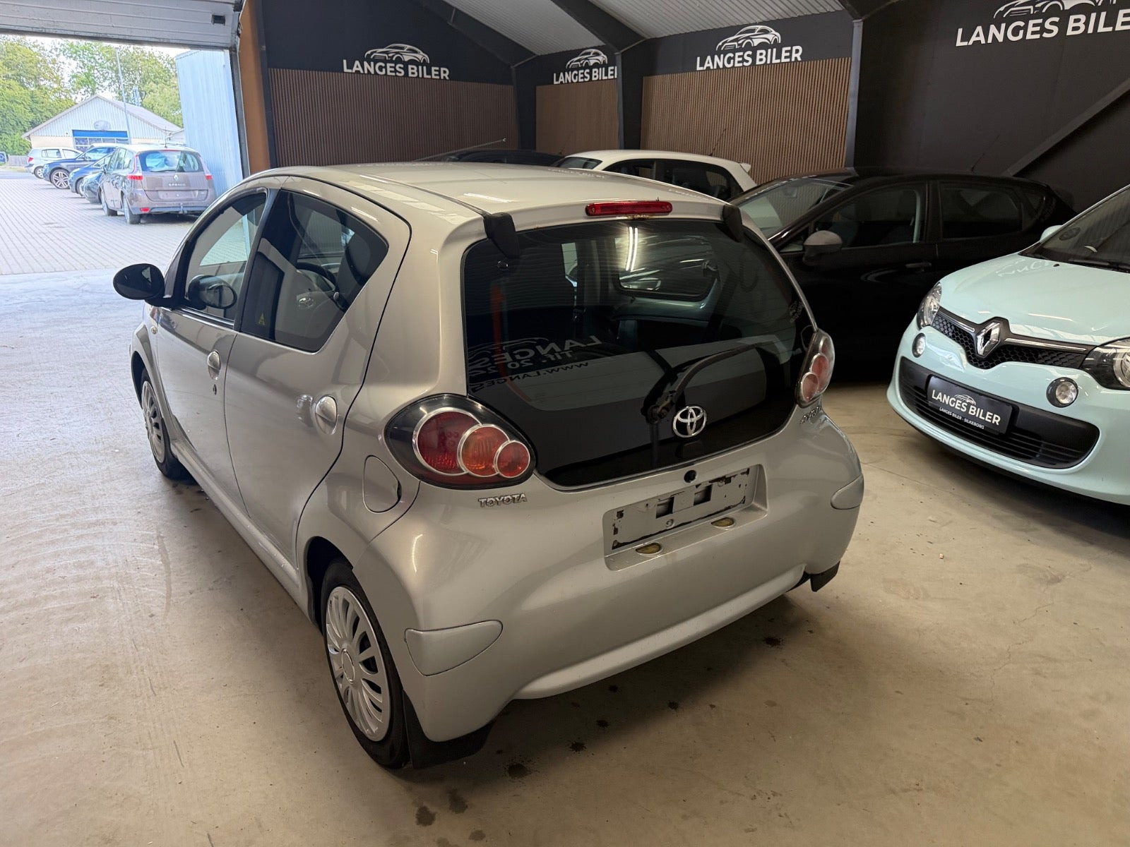 Sølv Toyota Aygo fra 2011