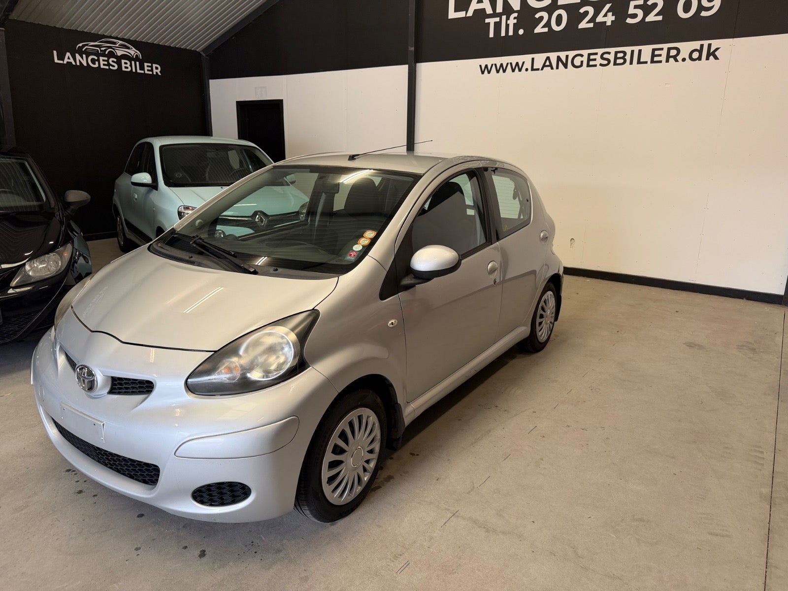 Sølv Toyota Aygo fra 2011