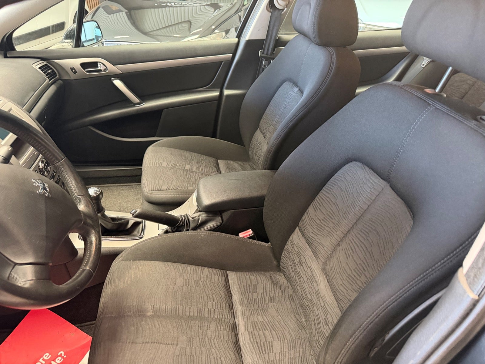 Sort Peugeot 407 fra 2007
