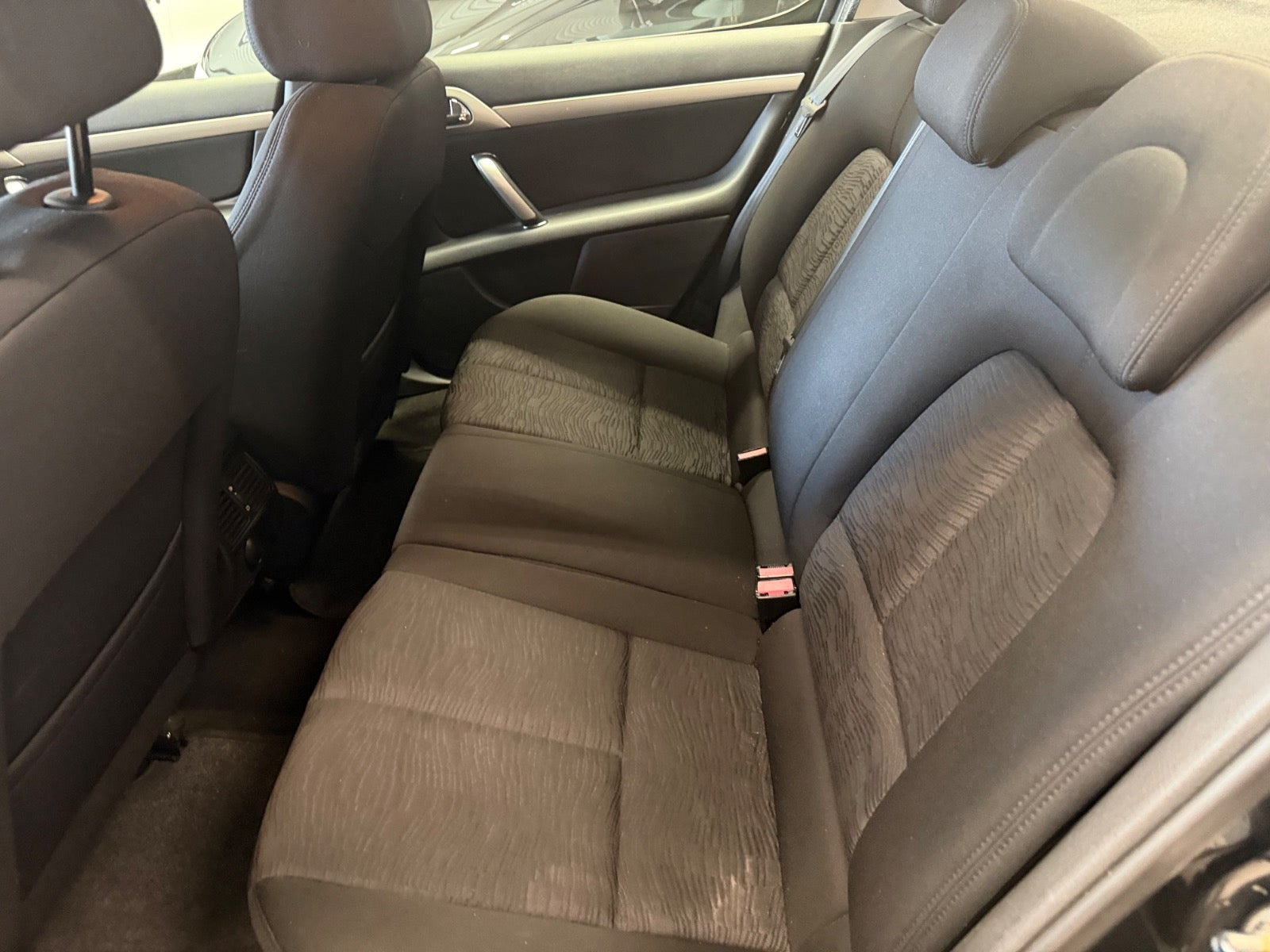 Sort Peugeot 407 fra 2007