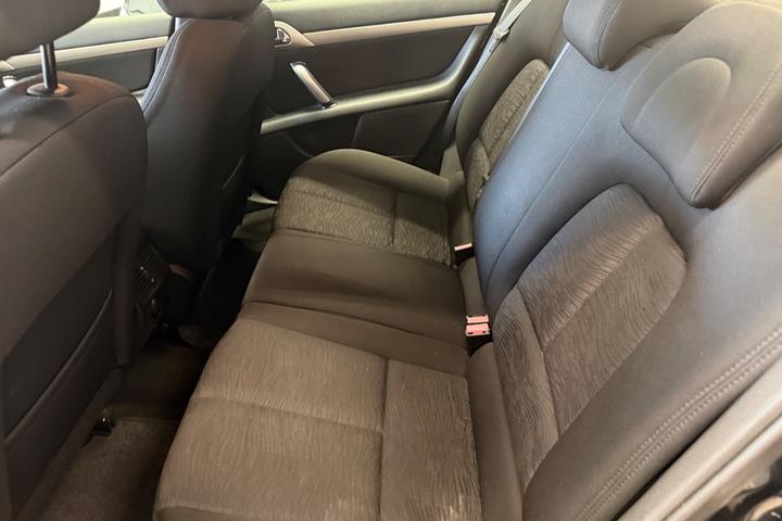 Sort Peugeot 407 fra 2007