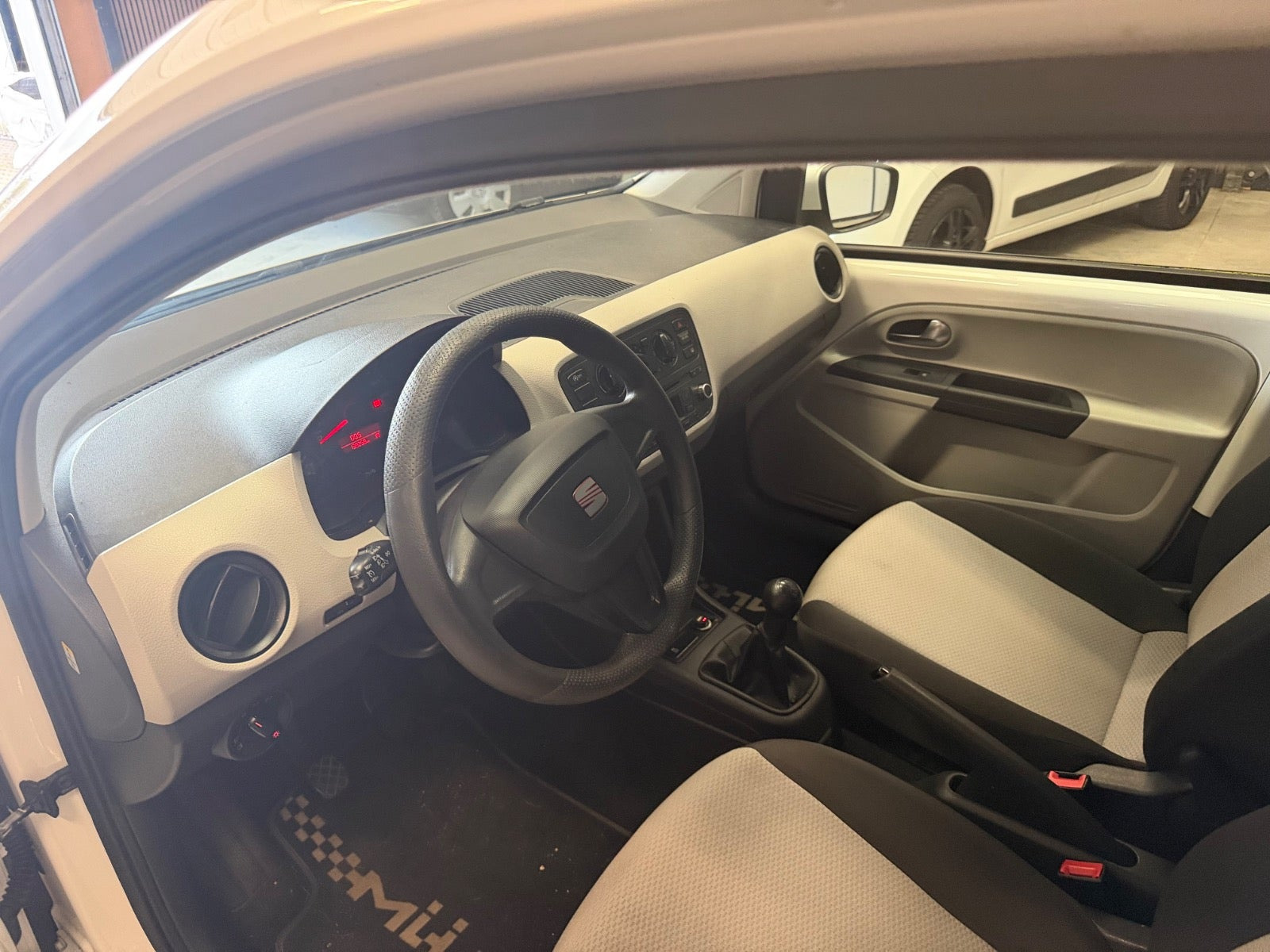 Hvid Seat Mii fra 2013