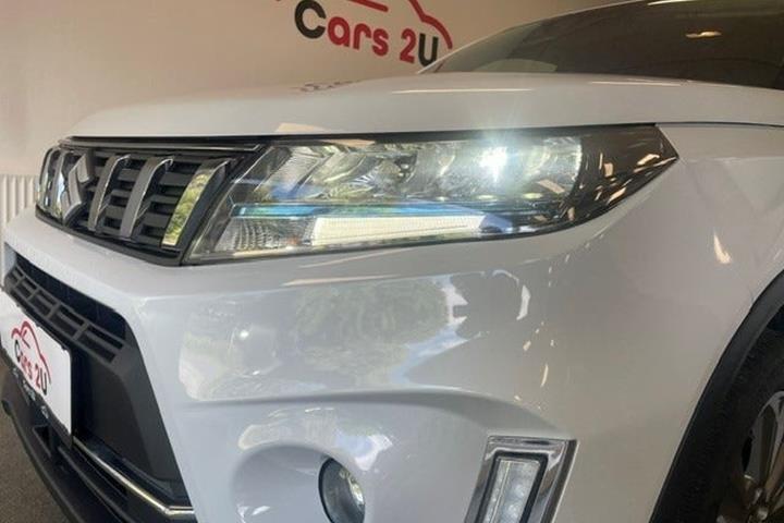 Hvid Suzuki Vitara fra 2022