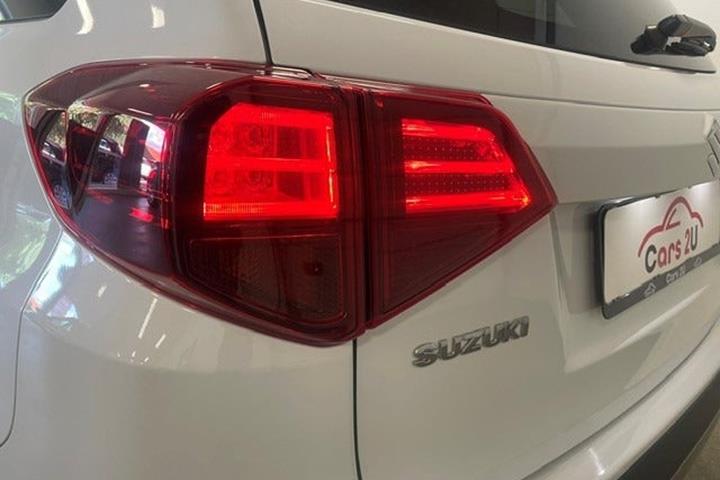Hvid Suzuki Vitara fra 2022