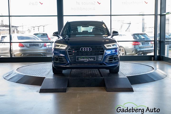 Blå Audi SQ5 fra 2018