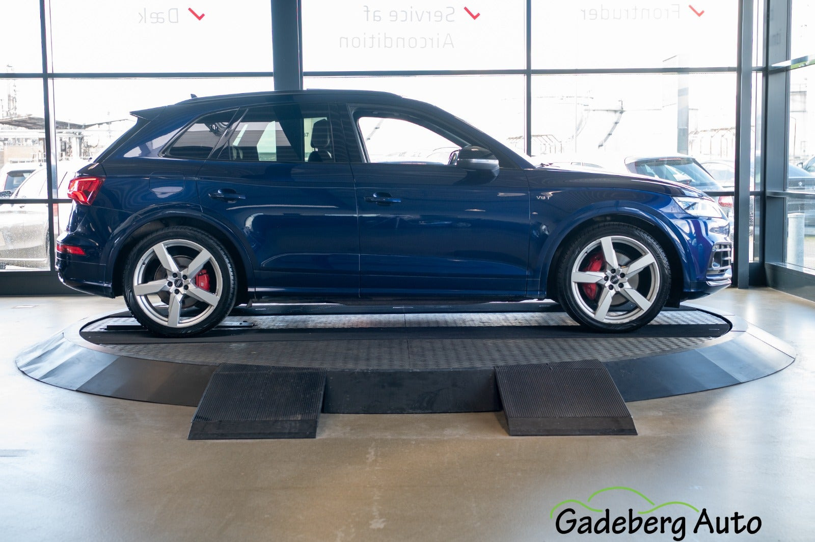 Blå Audi SQ5 fra 2018