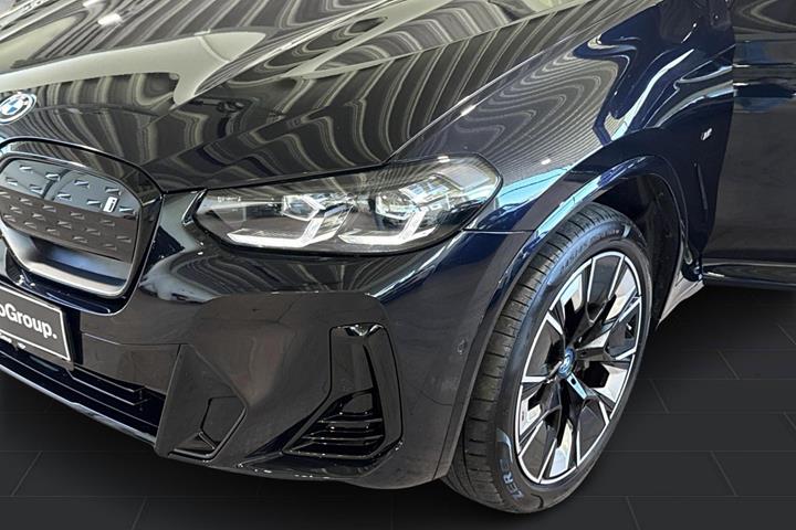 Sort BMW iX3 fra 2023