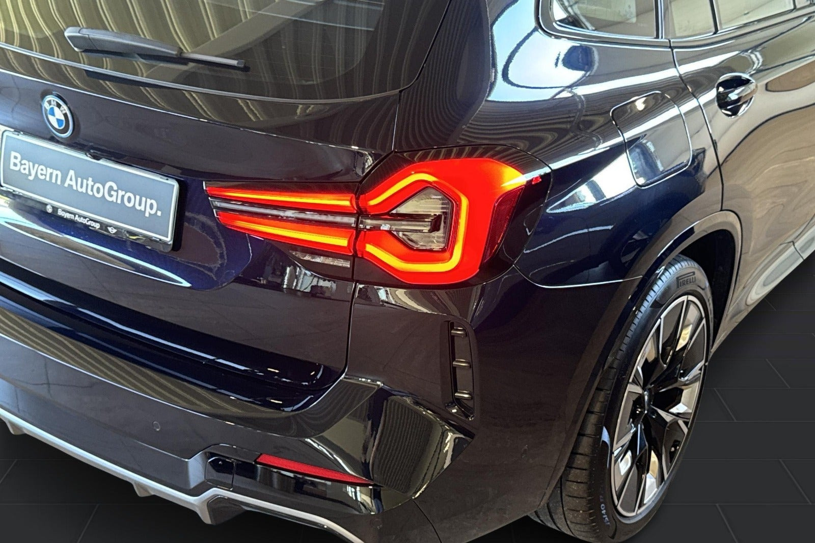Sort BMW iX3 fra 2023