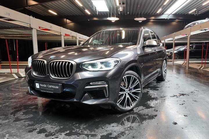 Grå BMW X3 fra 2018