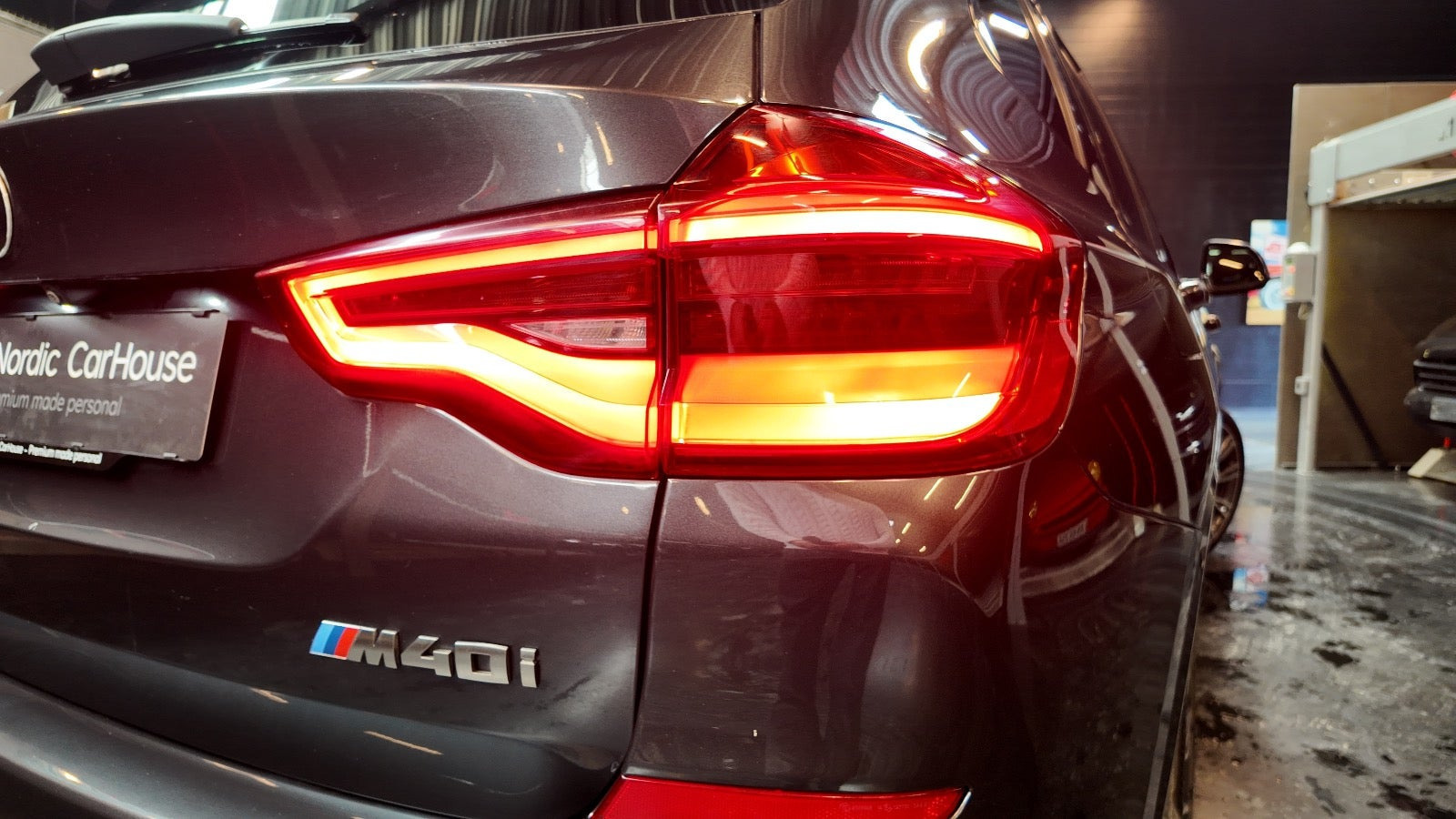 Grå BMW X3 fra 2018