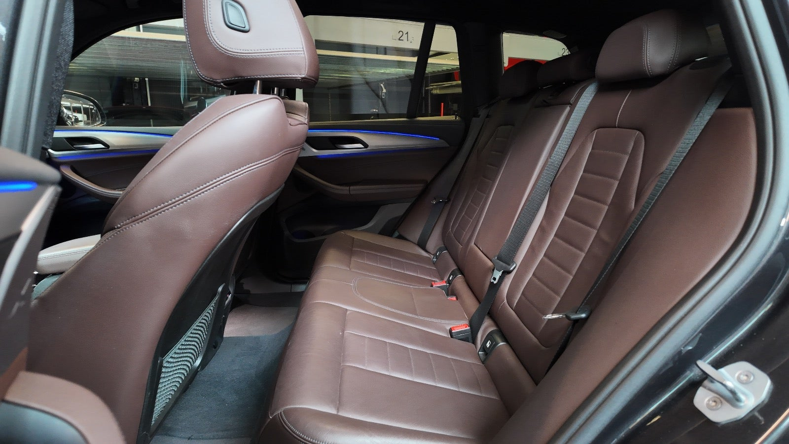 Grå BMW X3 fra 2018