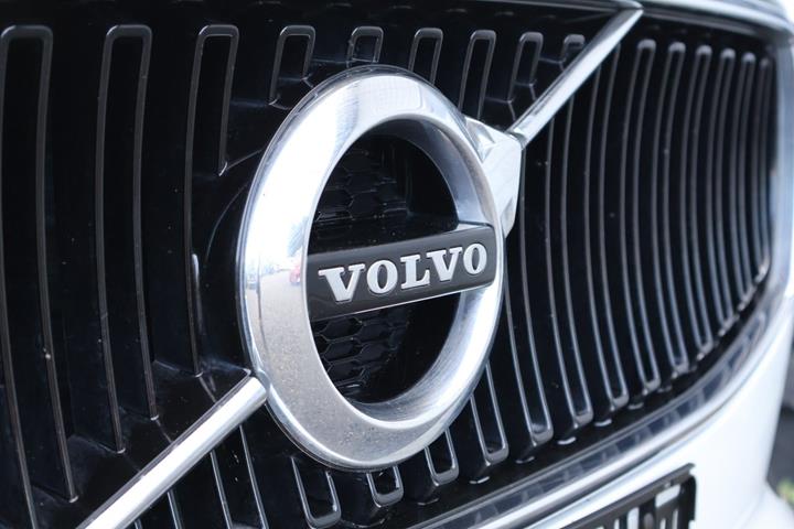 Hvid Volvo V90 fra 2018