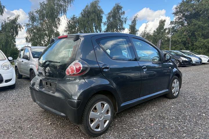 Sort Toyota Aygo fra 2012