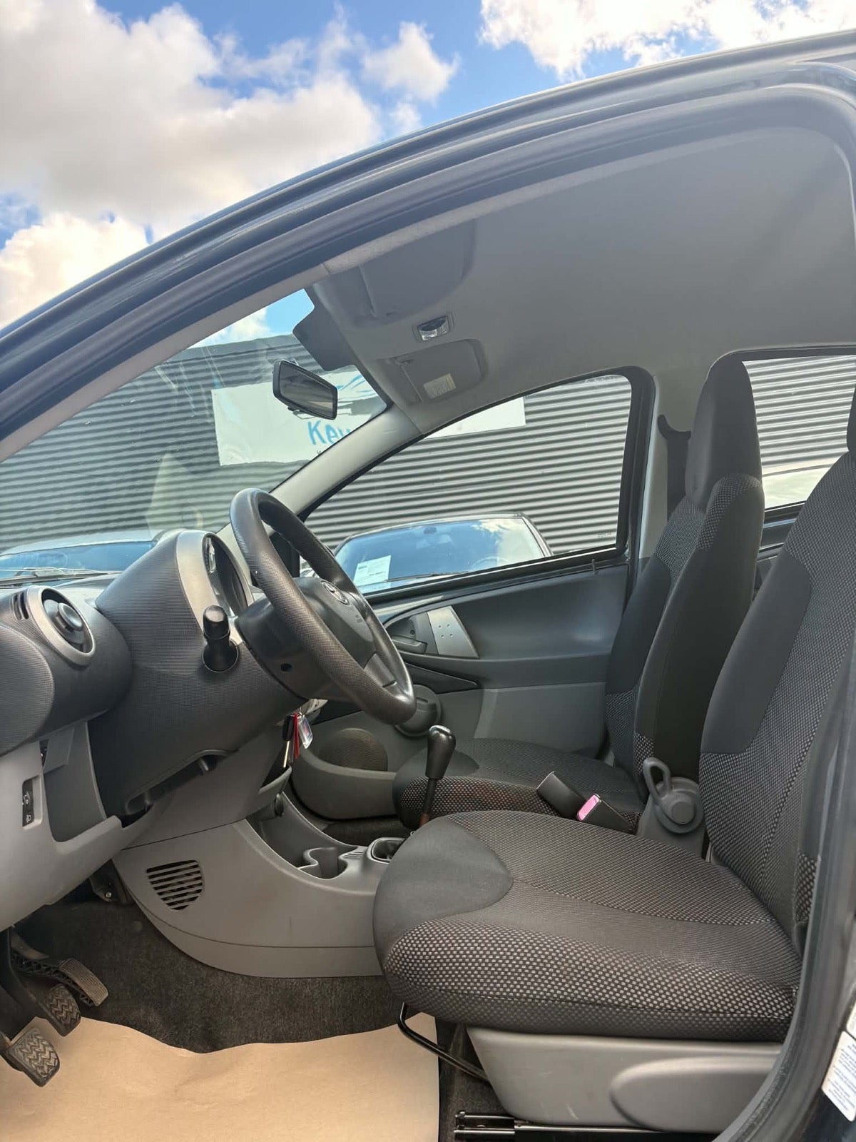 Sort Toyota Aygo fra 2012