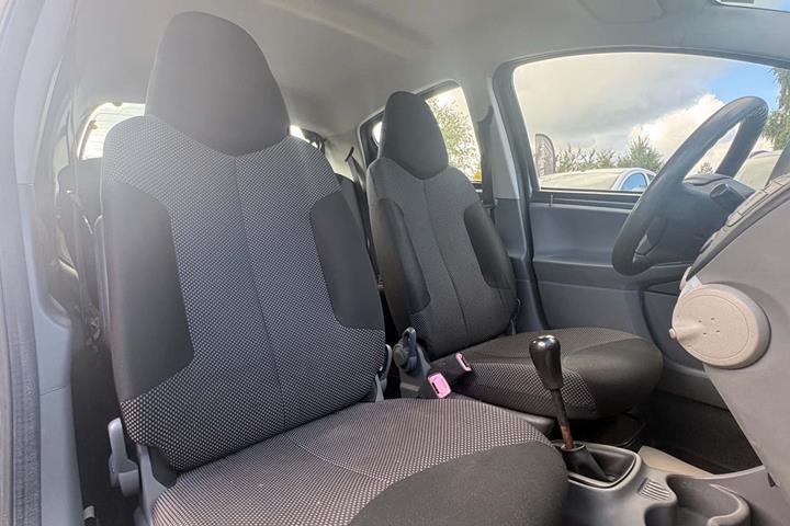 Sort Toyota Aygo fra 2012