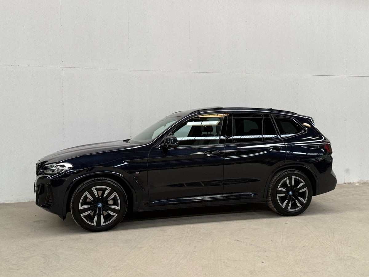 Sort BMW iX3 fra 2022