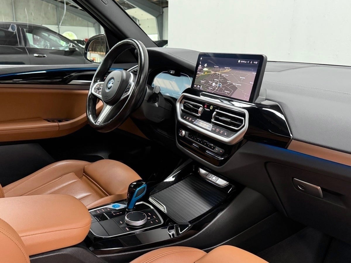 Sort BMW iX3 fra 2022
