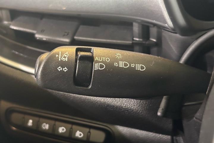 Grå Fiat 500e fra 2023