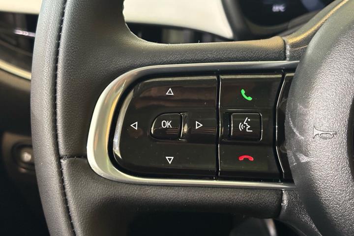 Hvid Fiat 500e fra 2023