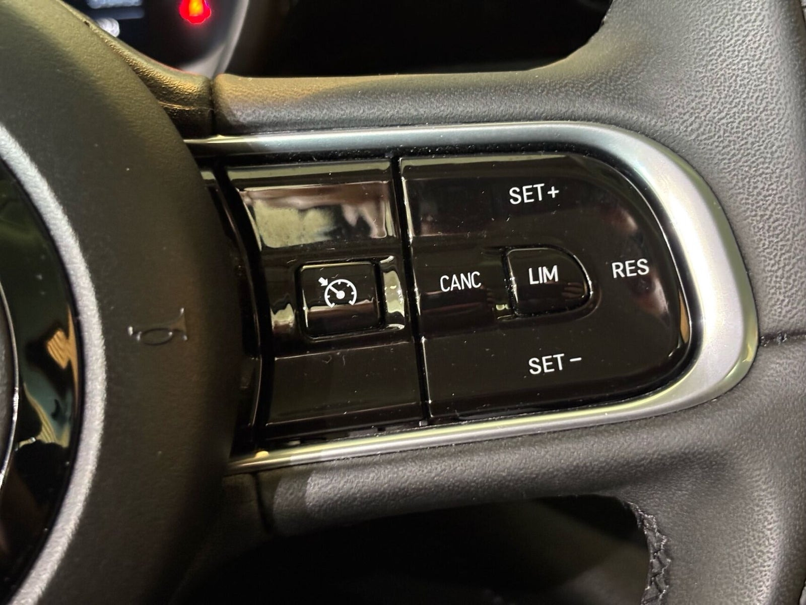 Sort Fiat 500e fra 2023