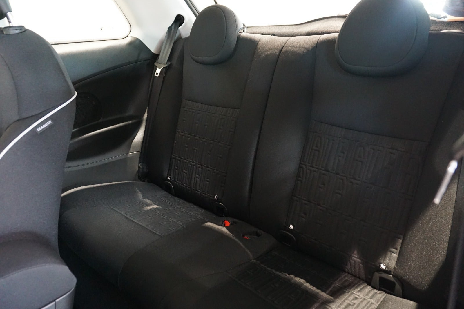 Hvid Fiat 500e fra 2023