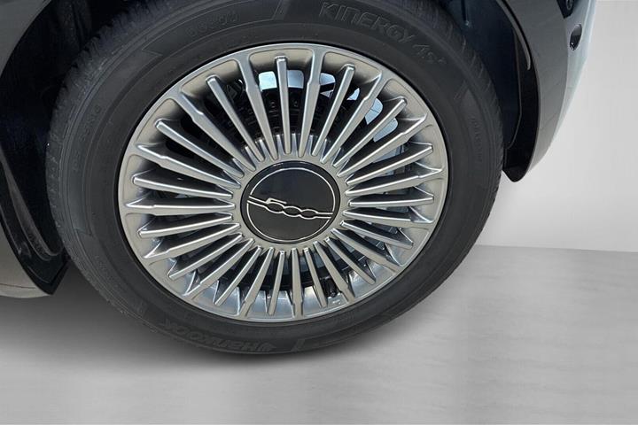 Sort Fiat 500e fra 2024