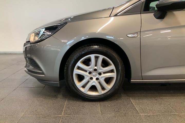 Grå Opel Astra fra 2017