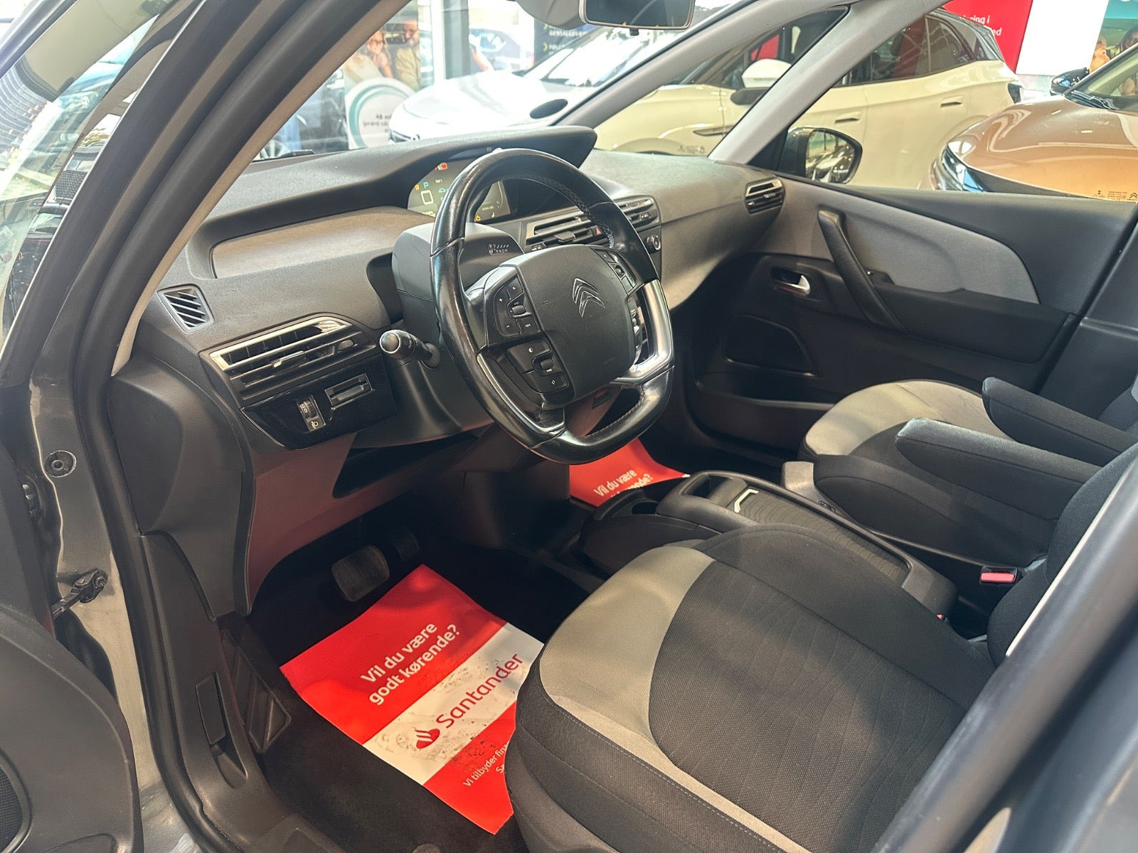 Grå Citroën Grand C4 Picasso fra 2016