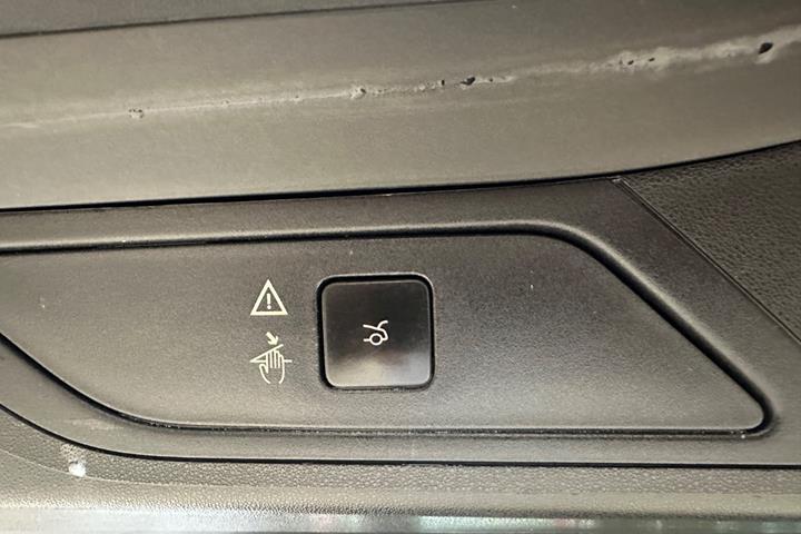 Grå Citroën Grand C4 Picasso fra 2016