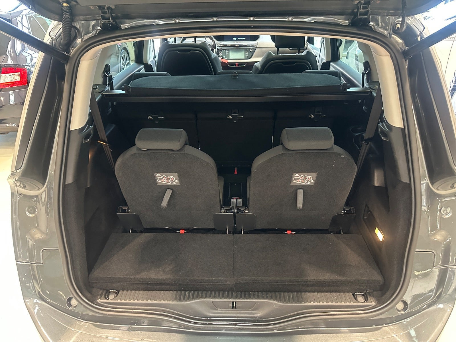 Grå Citroën Grand C4 Picasso fra 2016