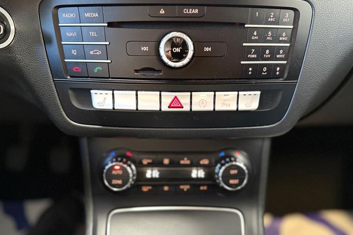 Sort Mercedes B200 d fra 2016