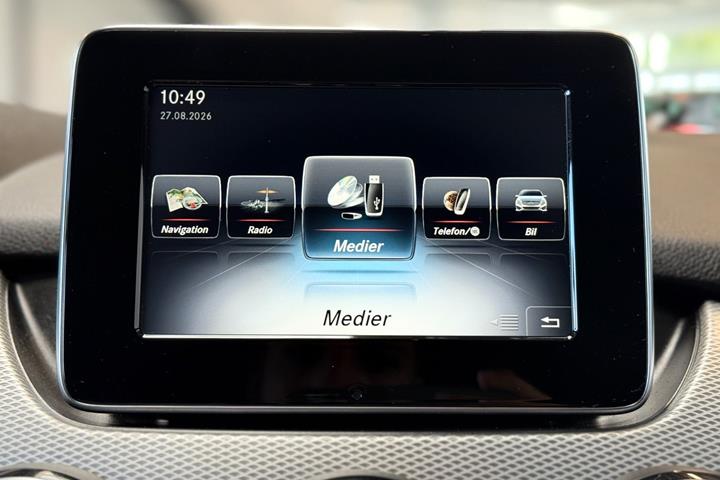 Sort Mercedes B200 d fra 2016