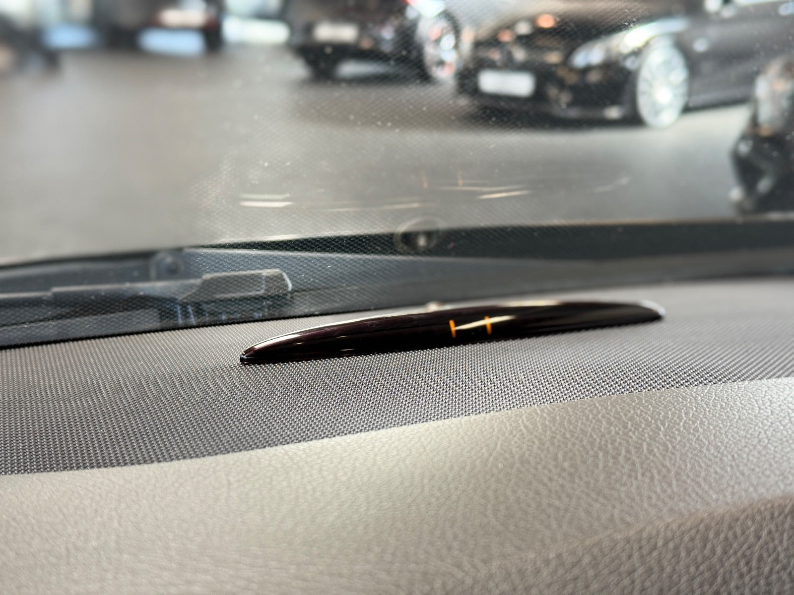 Sort Mercedes B200 d fra 2016